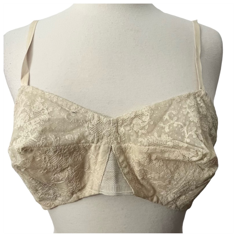 Rare Vintage CADOLLE PARIS Lace Bullet Bra made for Bonwit Teller, Paris France
